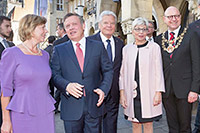 Smalltalk vor dem Rathaus: Daniela Schadt, König Abdullah, Bundespräsident Gauck, NRW-Landtagspräsidentin Gödecke,  OB Lewe