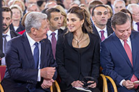 In der ersten Reihe sitzen Bundespräsident Gauck und das Königspaar
