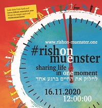 Plakat „Sharing life in one moment”