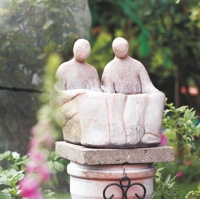 Zwei Keramikfiguren