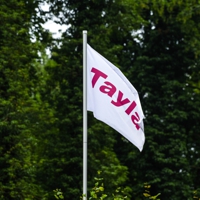Fahne mit Namenszug Tayla