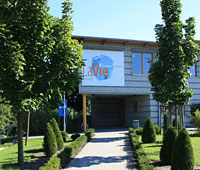 Außenansicht La Vie Schild LaVie