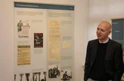 Staatssekretär Neuendorf im Geschichtsort Villa ten Hompel