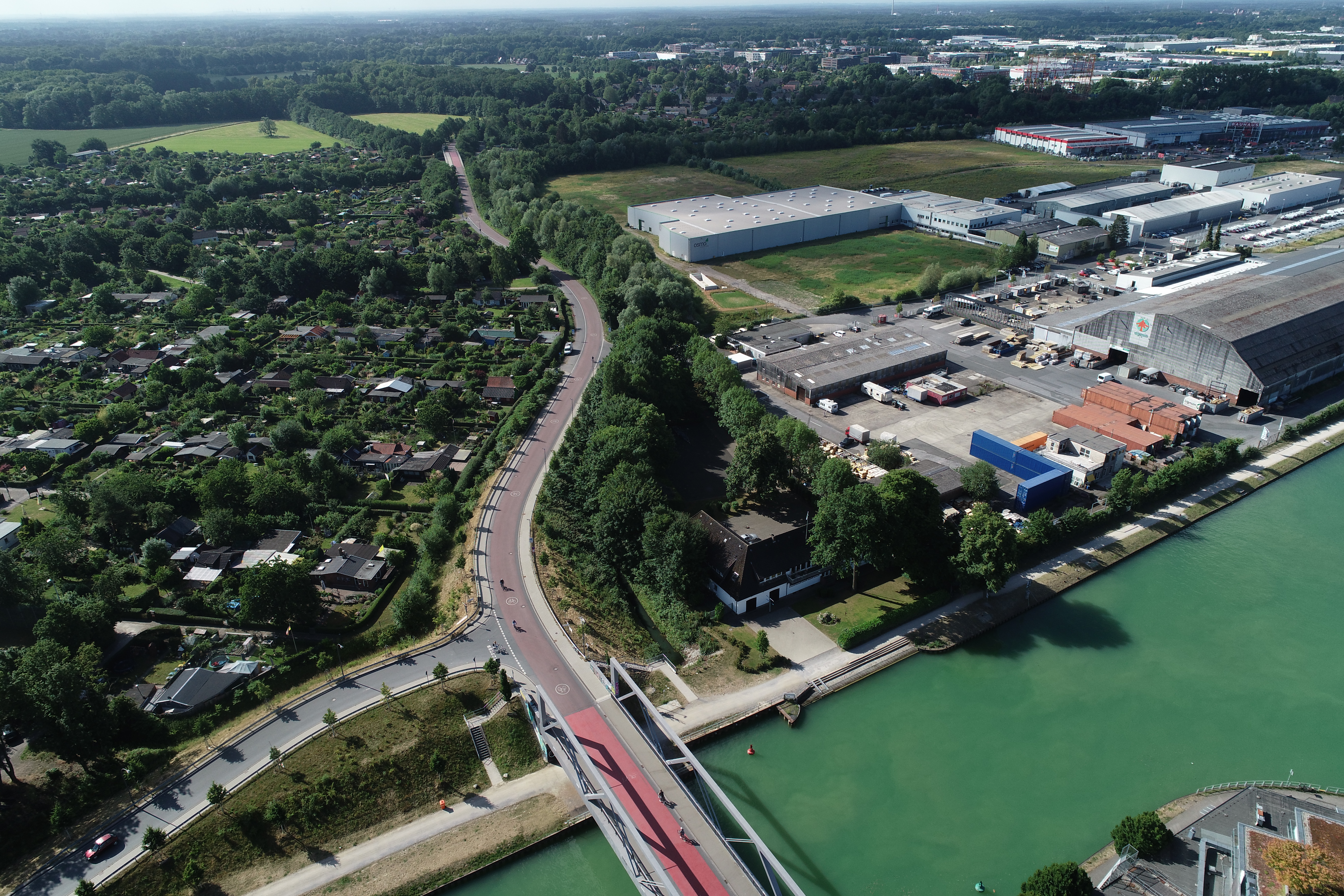 Lufbild von Schillerstraße (vorne), Lütkenbecker Weg und Lindberghweg