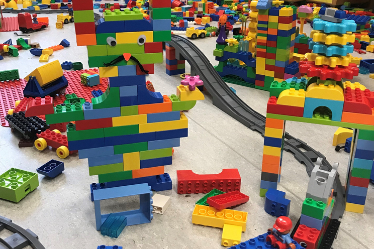 DUPLO®-Steine und Schienen