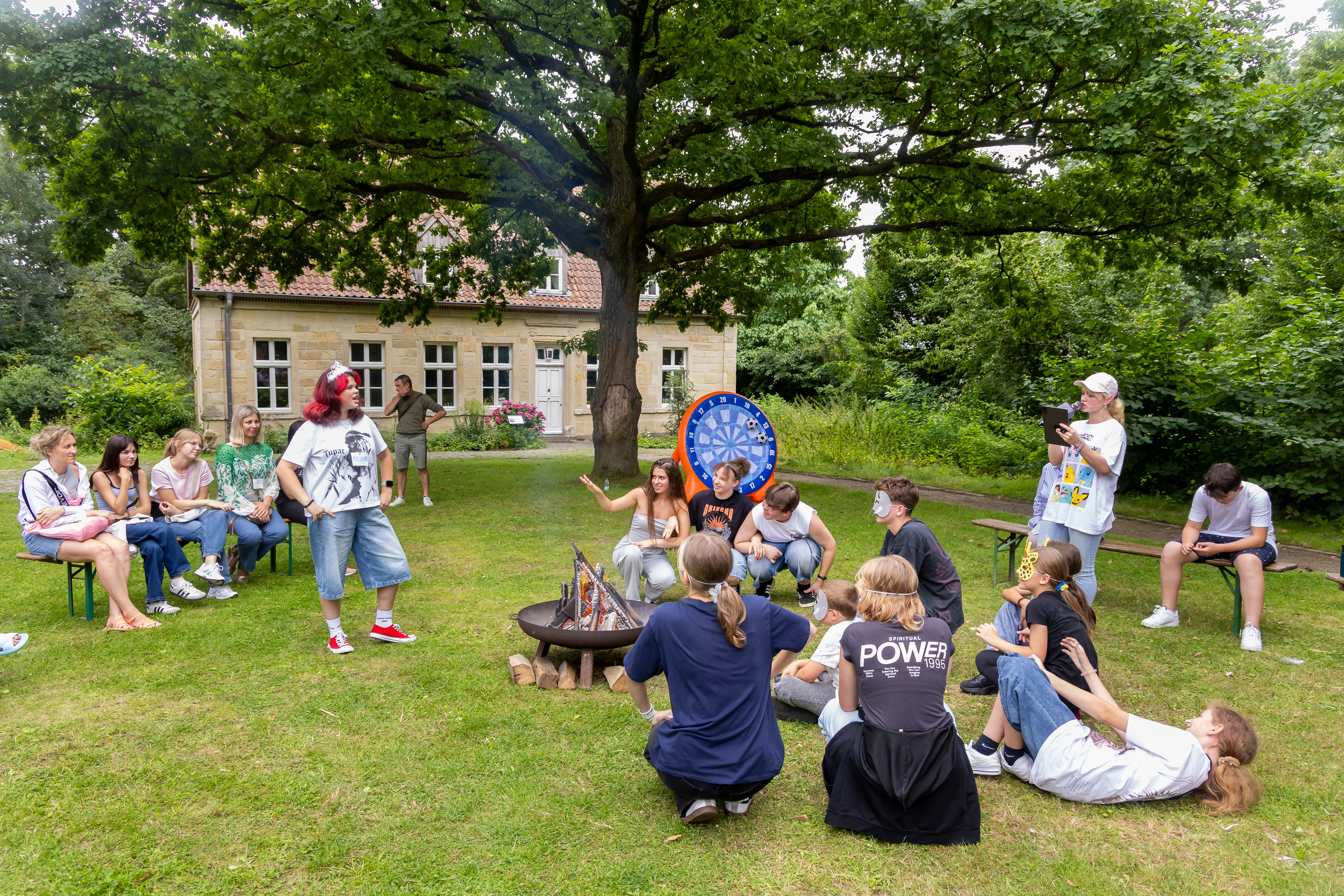 Jugendliche aus Winnyzja im Mühlenhof