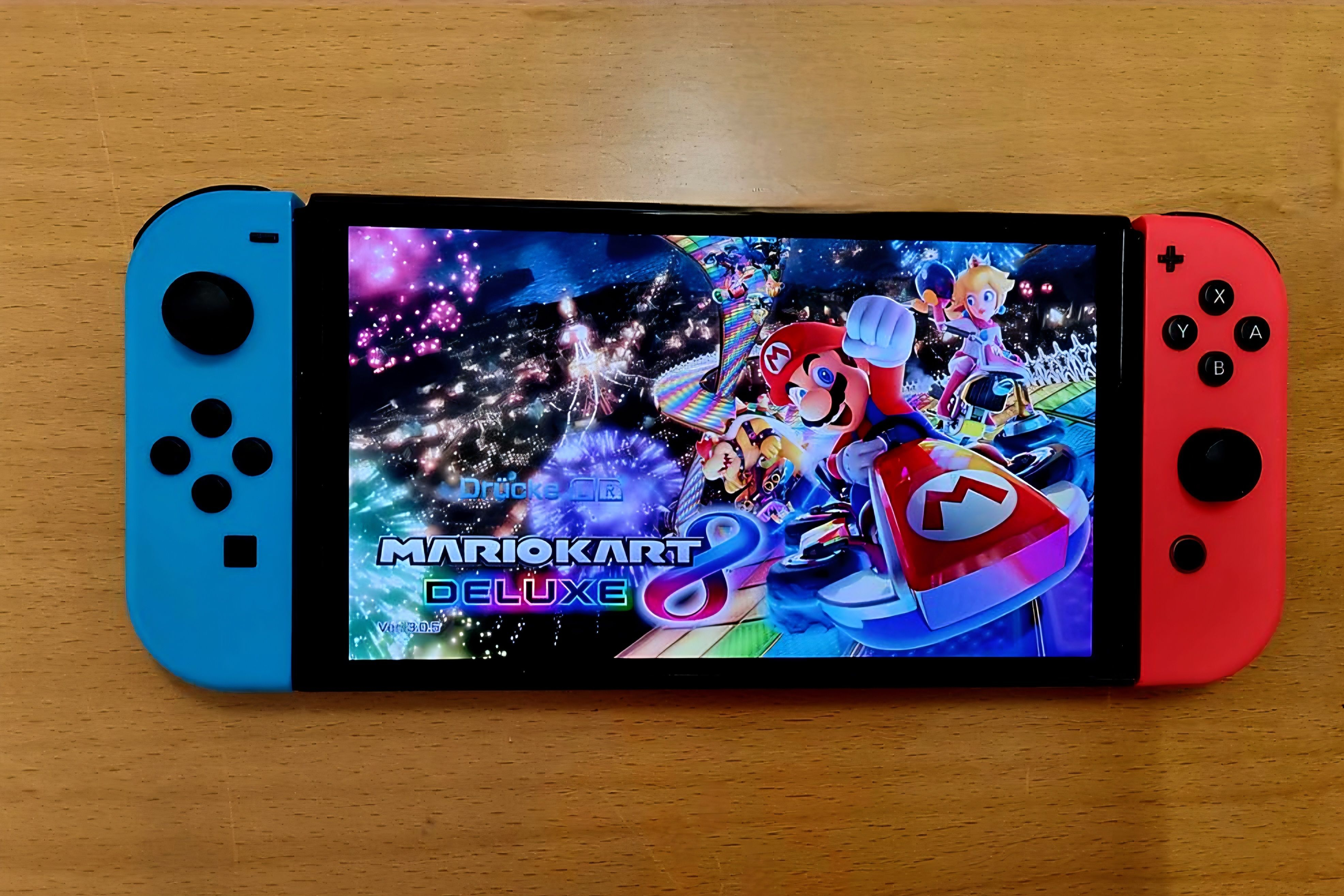 Nintendo Switch mit dem Mario Kart 8 Deluxe-Bild.