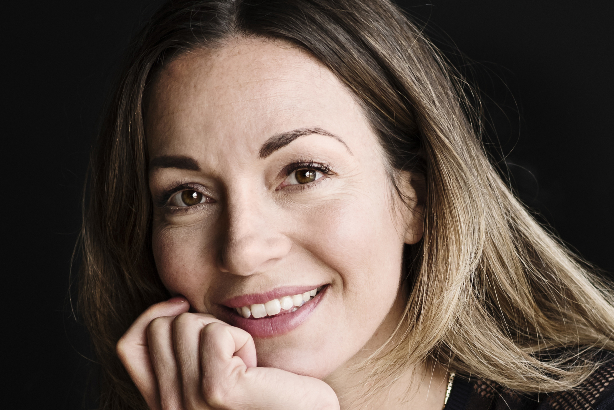 Das Foto zeigt die Autorin Katrine Engberg.