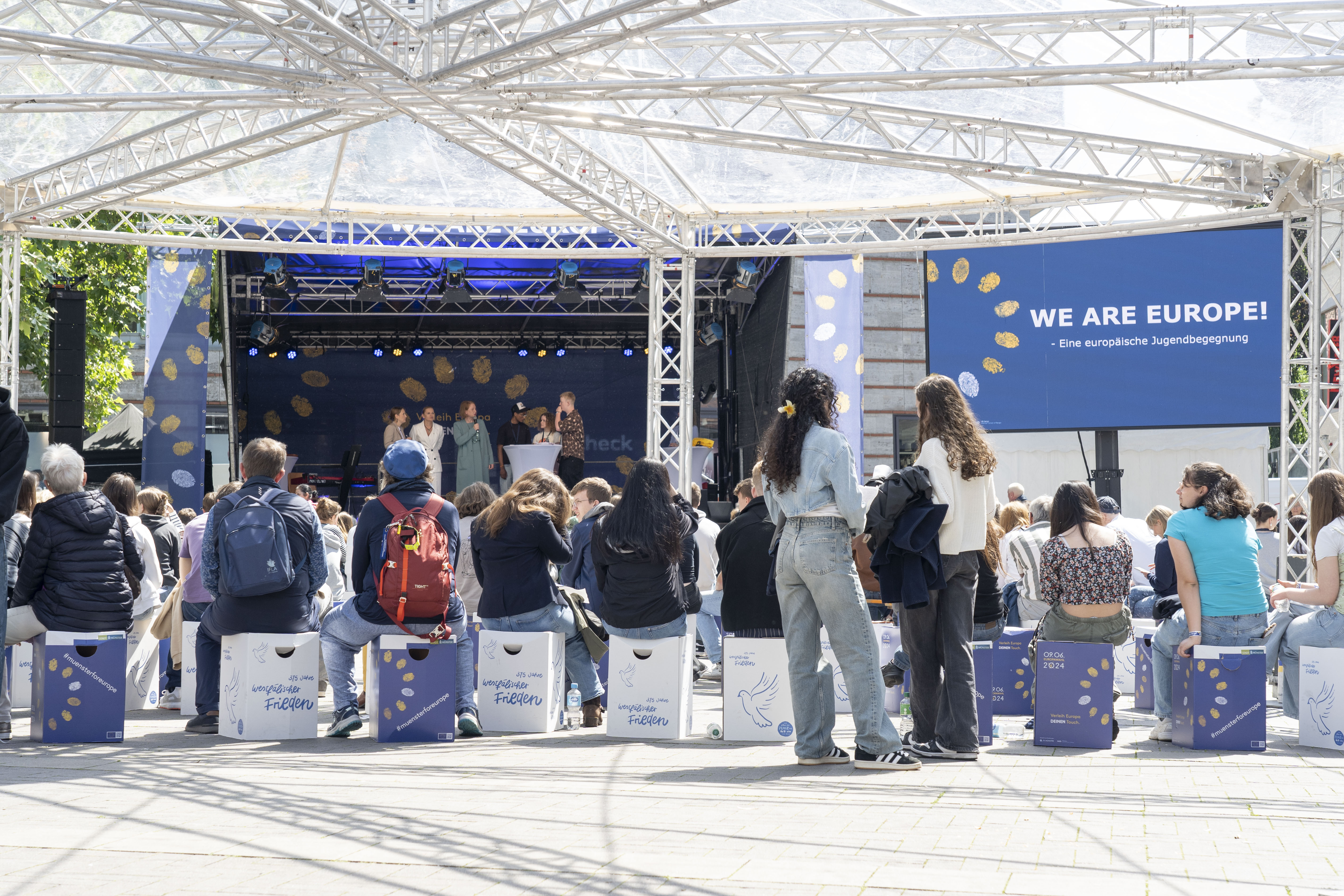 Währenddessen kamen Schülerinnen und Schüler aus ganz Westfalen zu "We are Europe!" auf die Stubengasse. 