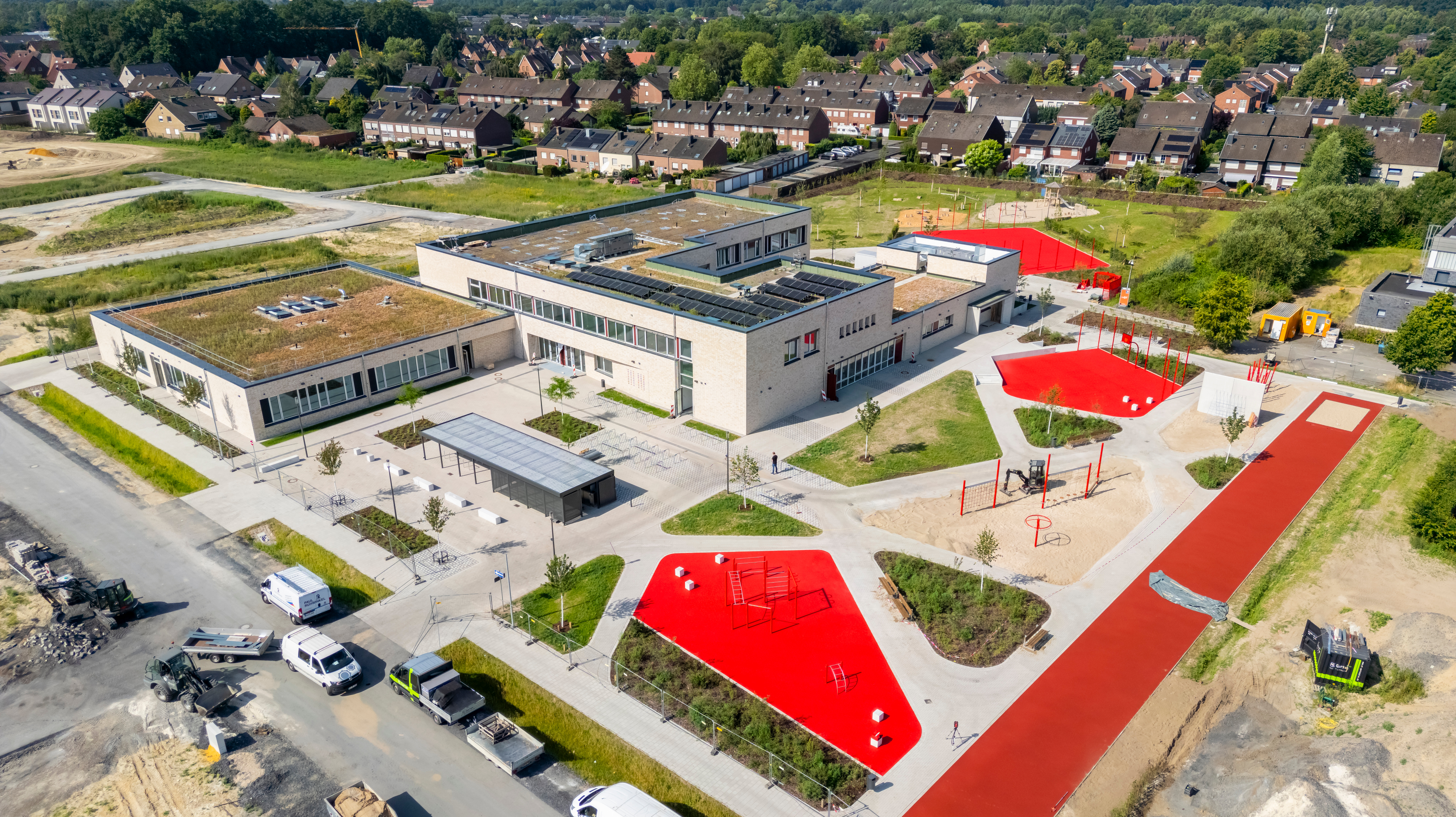 Drohnenaufnahme des Grundschul-Neubaus in Albachten