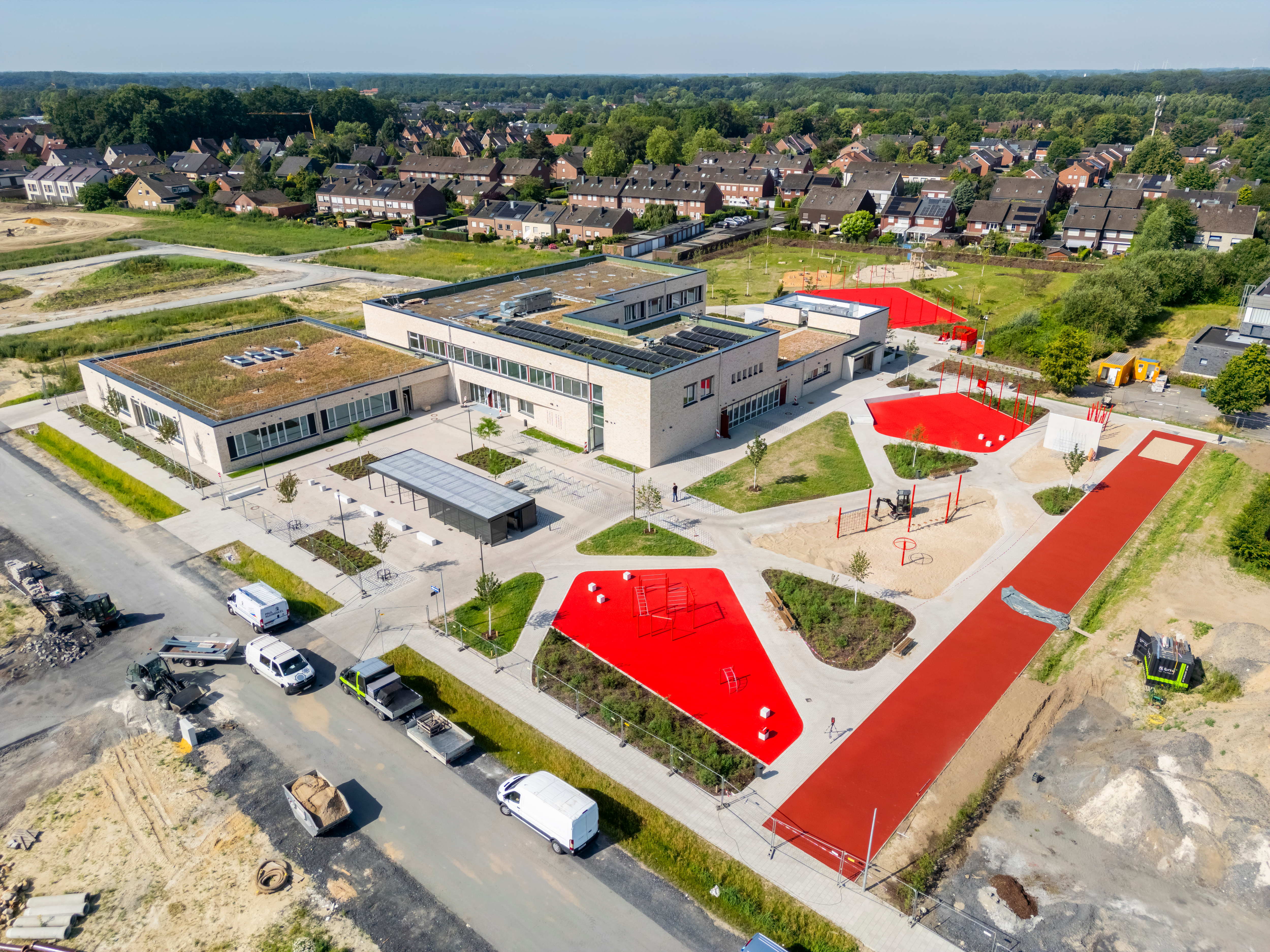 Drohnenaufnahme des Grundschul-Neubaus in Albachten