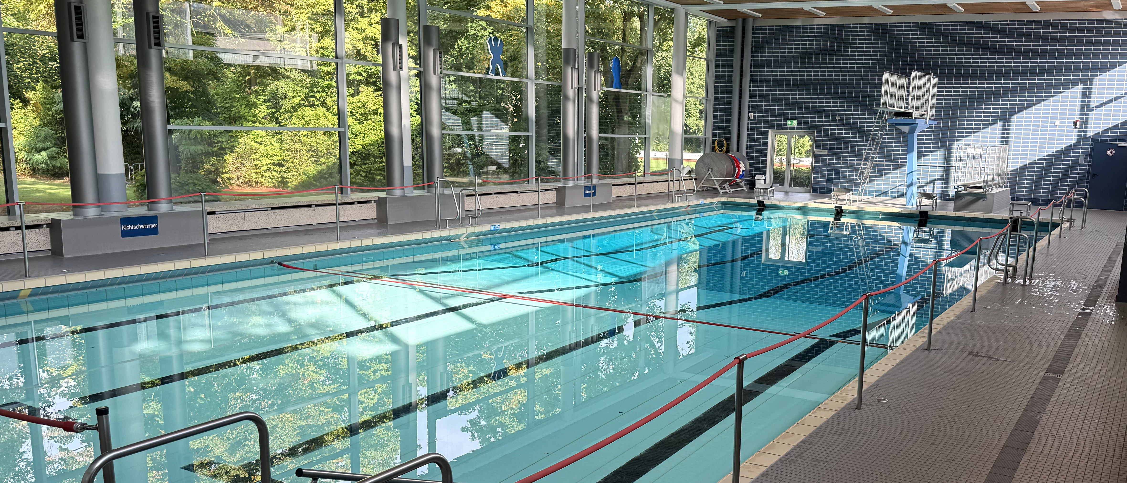 Schwimmbecken im Hallenbad Roxel