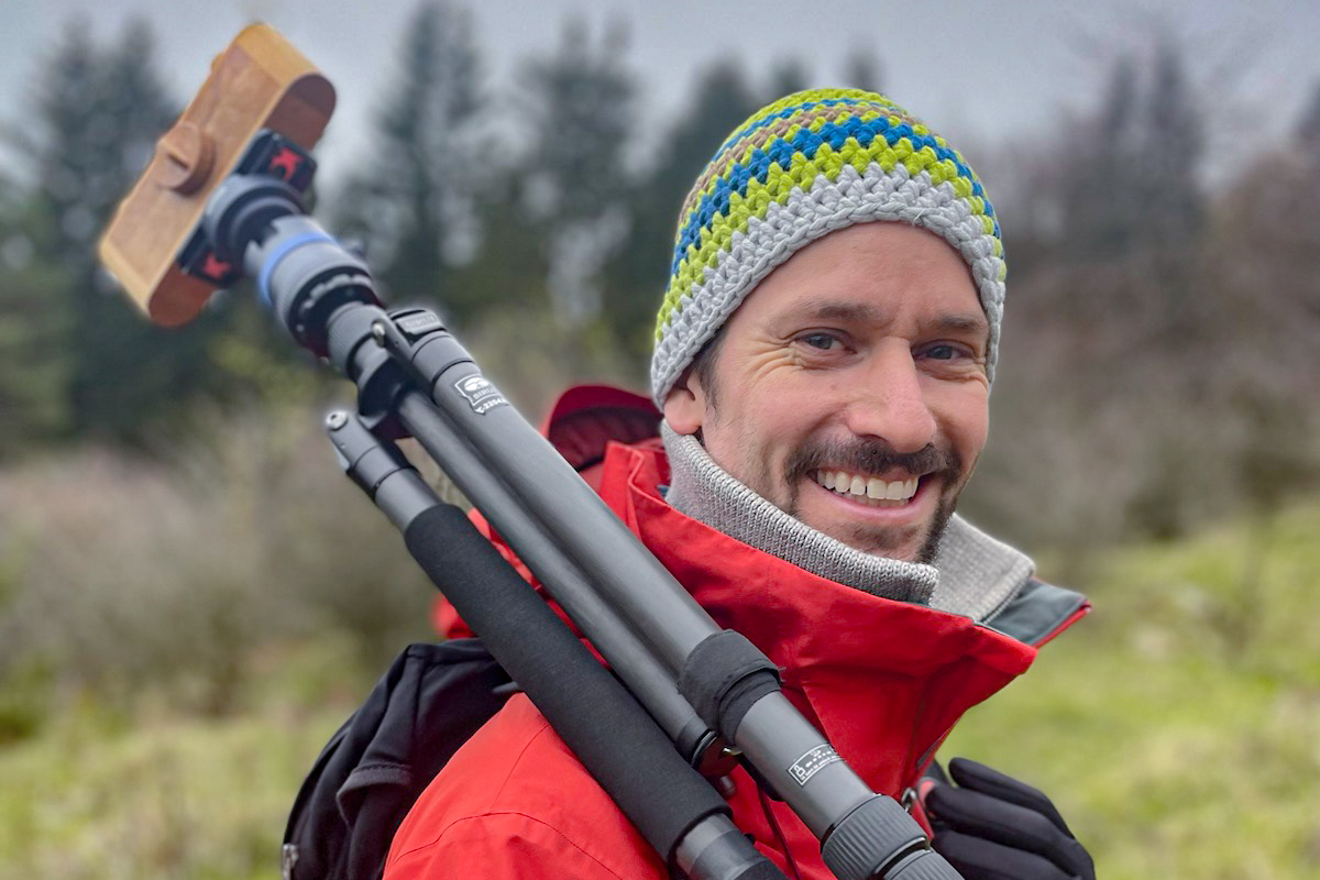 Dominic Sehak mit seiner Lochkamera.