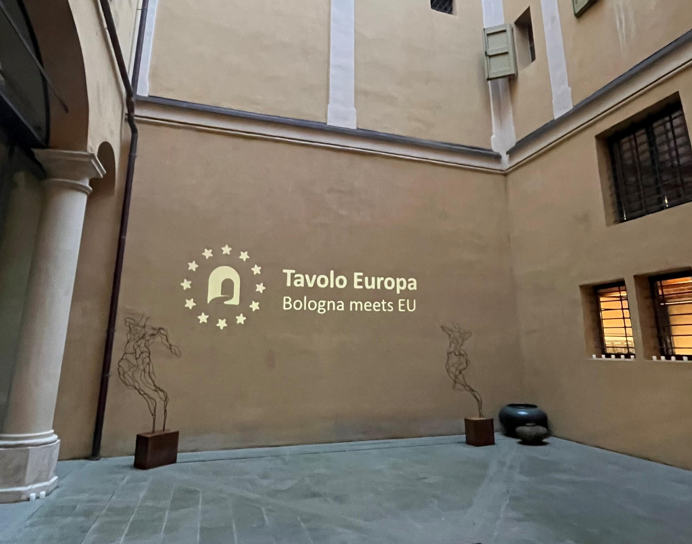 Innennhof der Stadtverwaltung in Bologna 