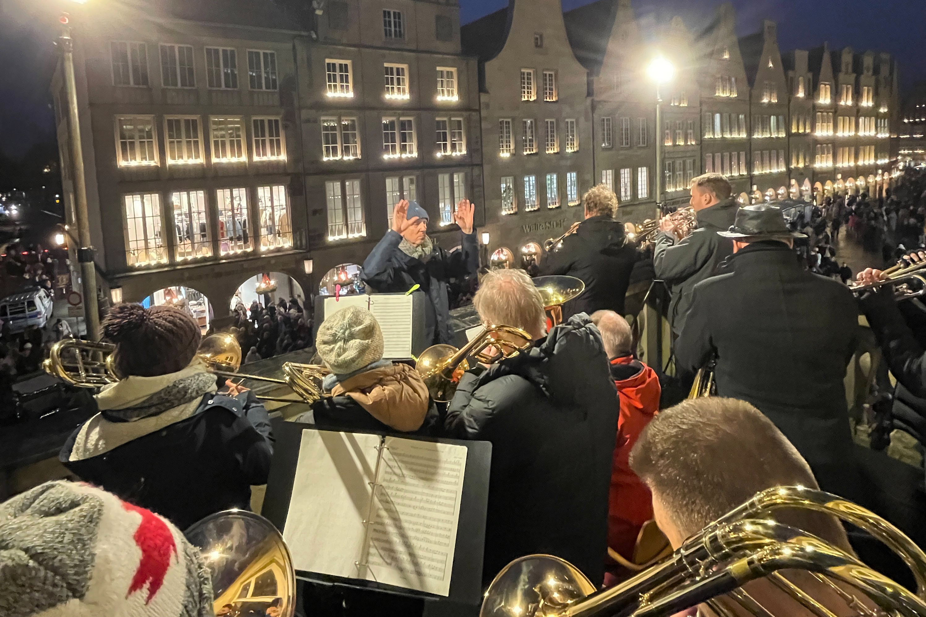 Musiker auf dem Sentenzbogen