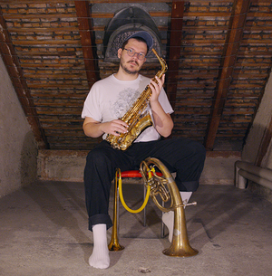 Das Foot zeigt den Saxophonisten und Komponisten Felix Nussbaumer. 