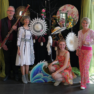 Auf dem Foto sind Frau Frühling, Lady Sommer, Monsieur Herbst und Signora Winter zu sehen.