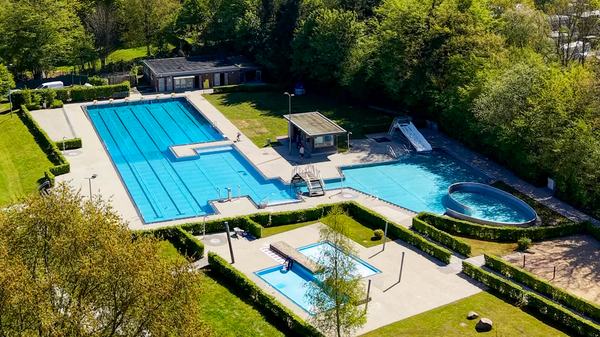 Blick über das gesamte Freibadgelände Stapelskotten