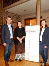 Organisatoren und Autorin der Lesung "Papa hat sich Erschossen" Gruppenfoto