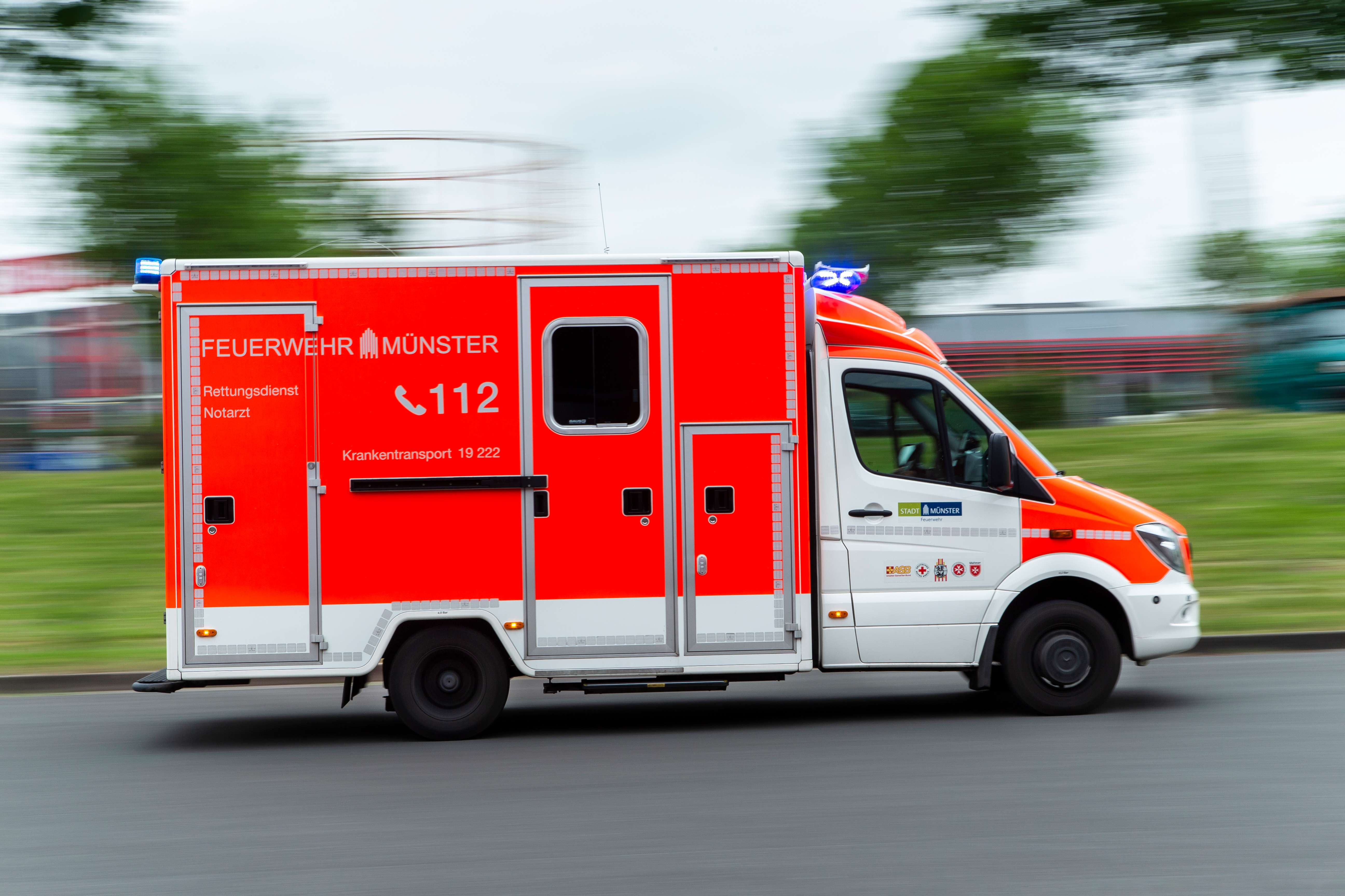 Fahrender Rettungswagen