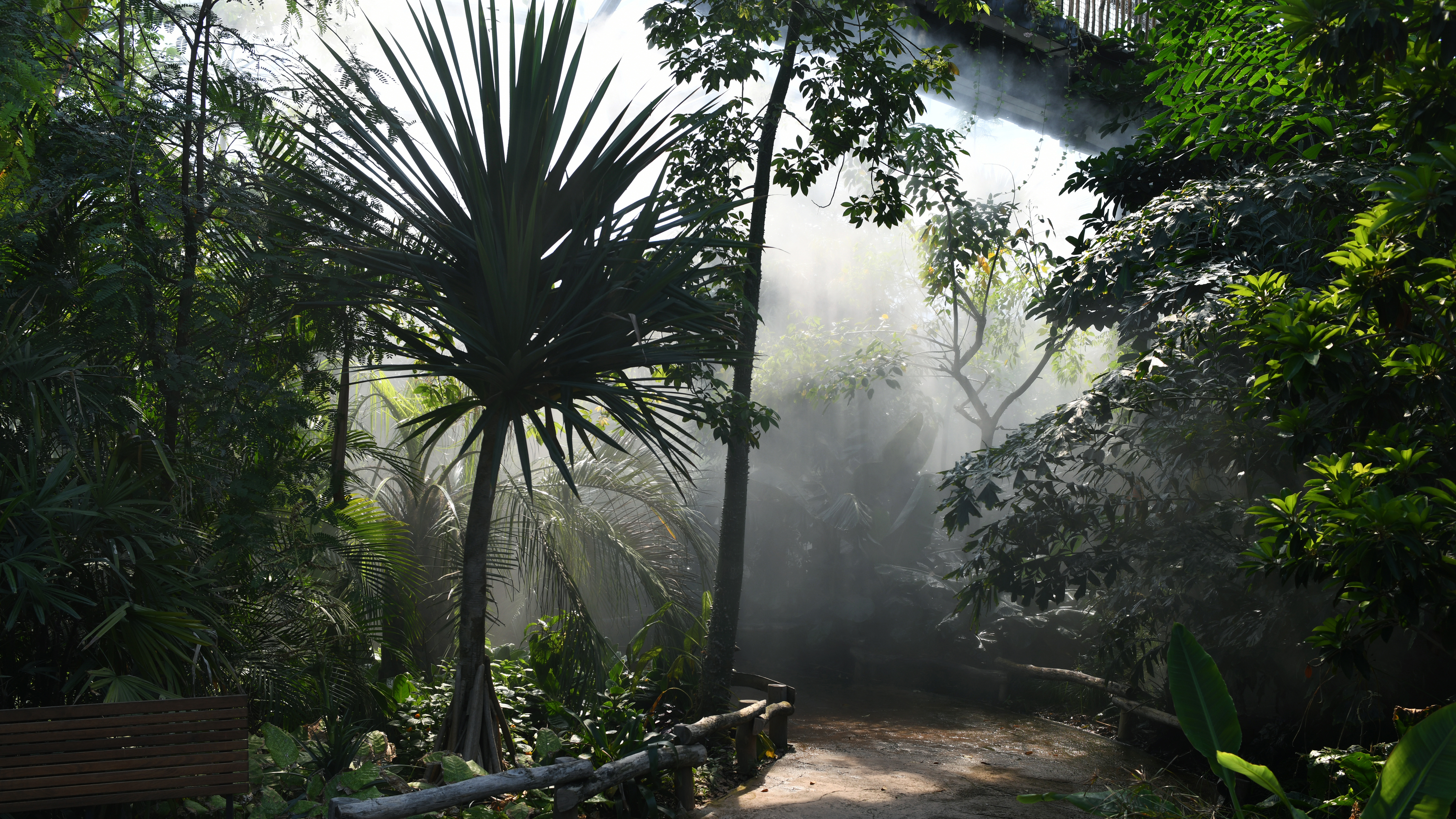 Meranti-Halle Allwetter Zoo