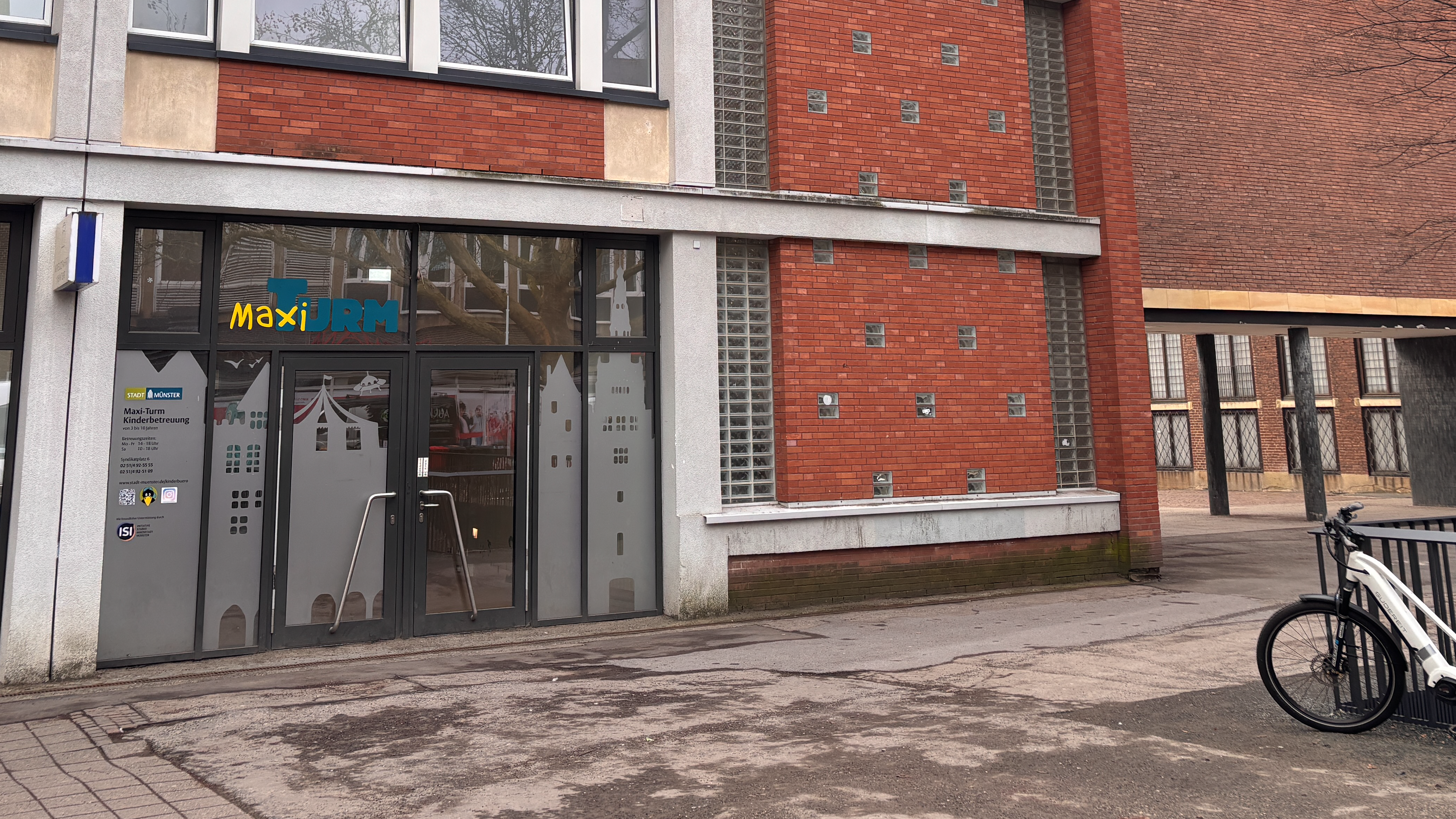 Außenansicht des Stadthaus 1, hier Syndikatplatz 6, ehemaliger Maxi-Turm