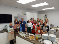 Gruppenbild der Teilnehmenden des vegetarischen Kochworkshops 2022