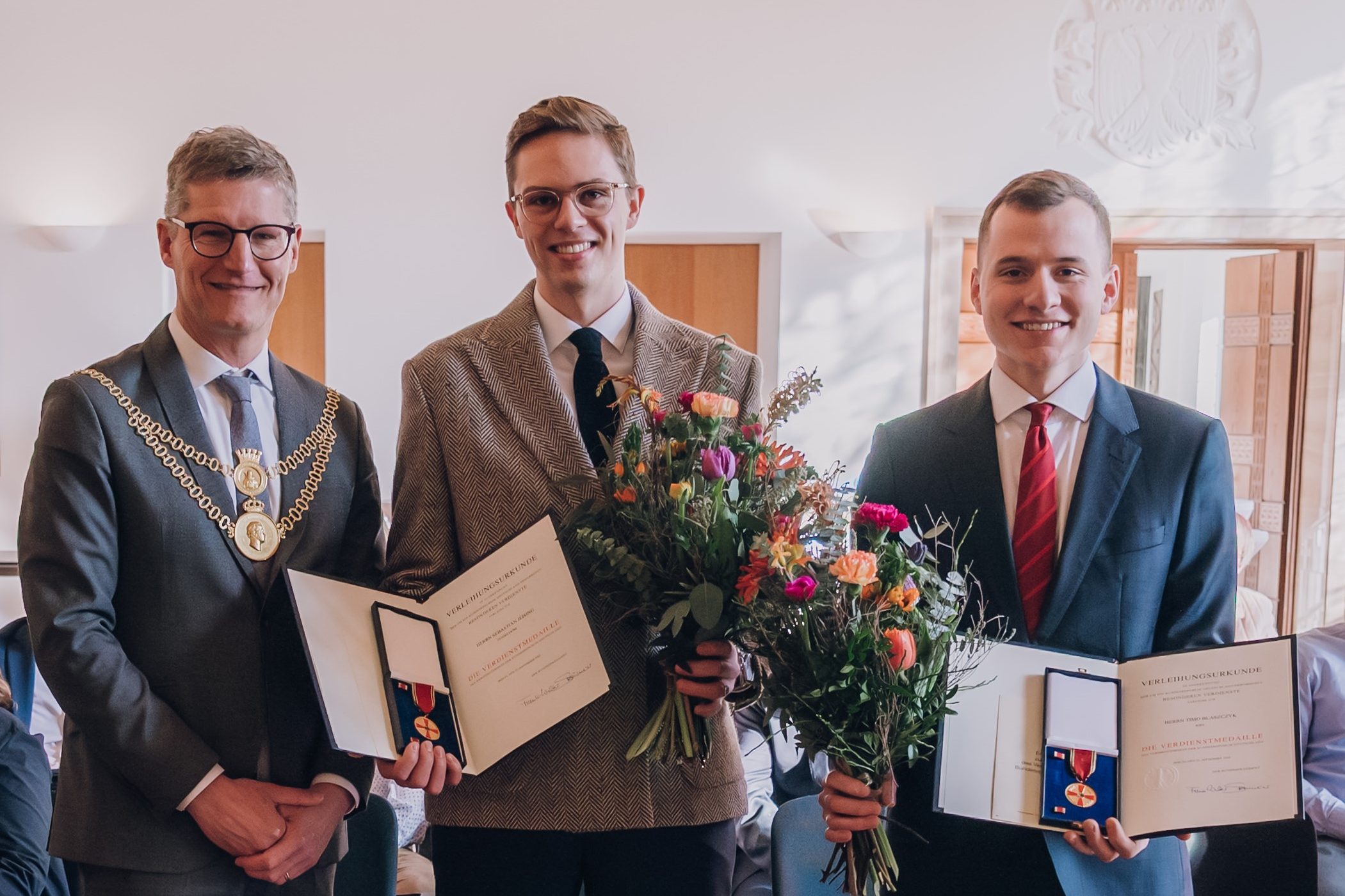 Oberbürgermeister Tilman Fuchs mit Dr. Sebastian Jeising und Dr. Timo Blaszczyk.