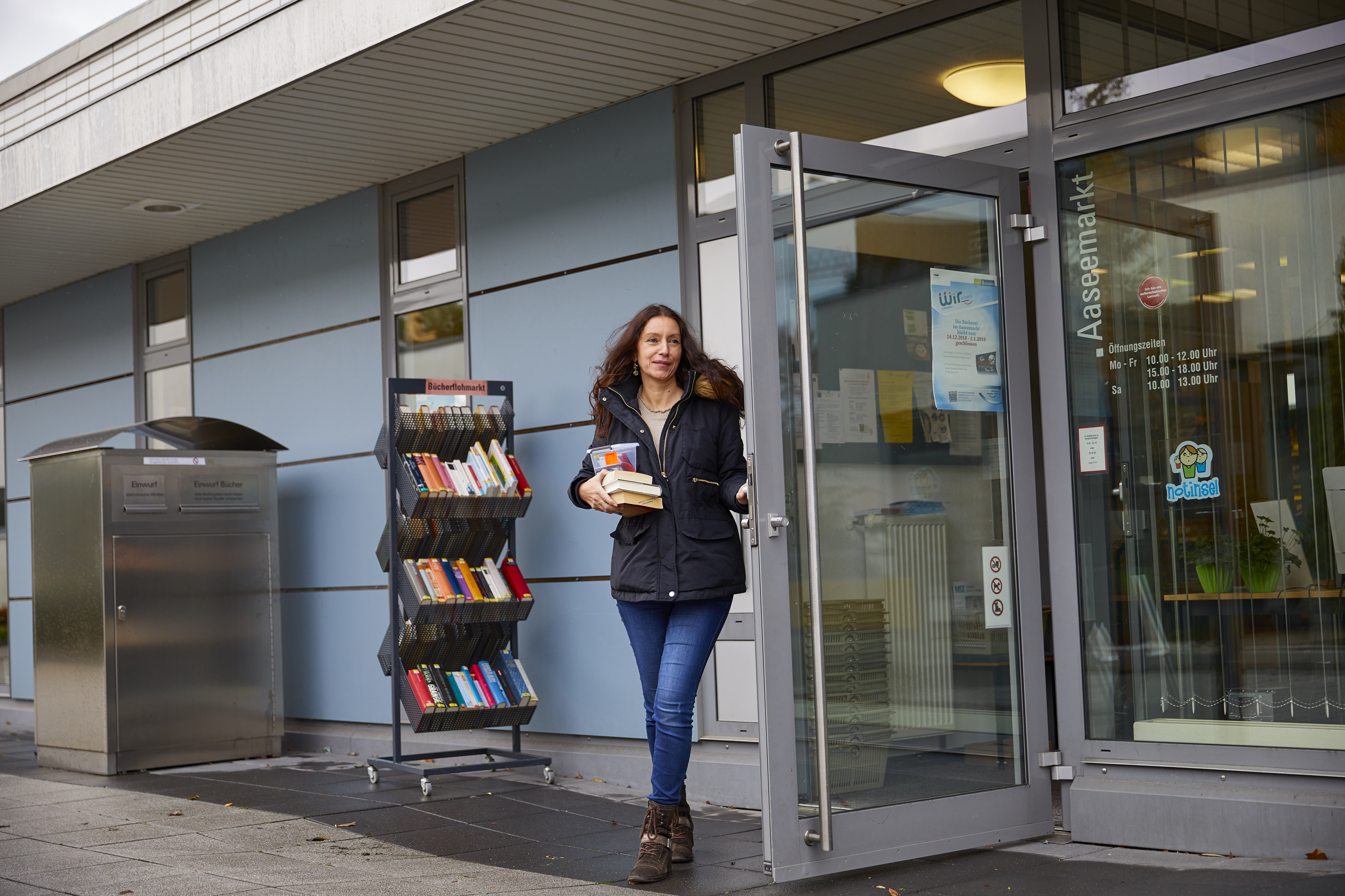 Eingang Bücherei Aaseemarkt