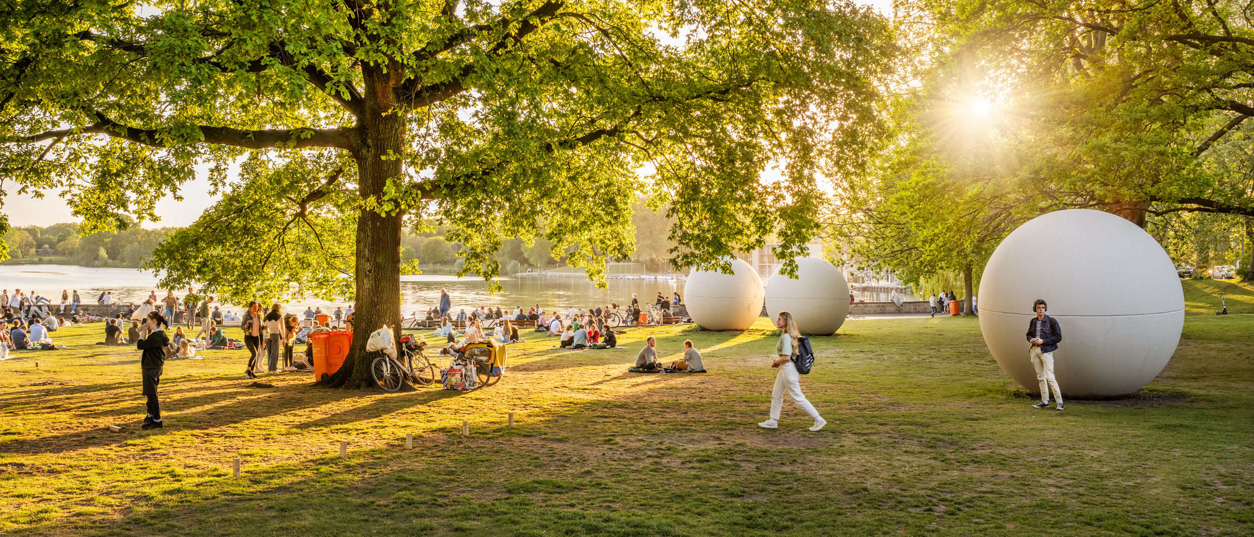 Aasee und Aasee-Kugeln im Frühling