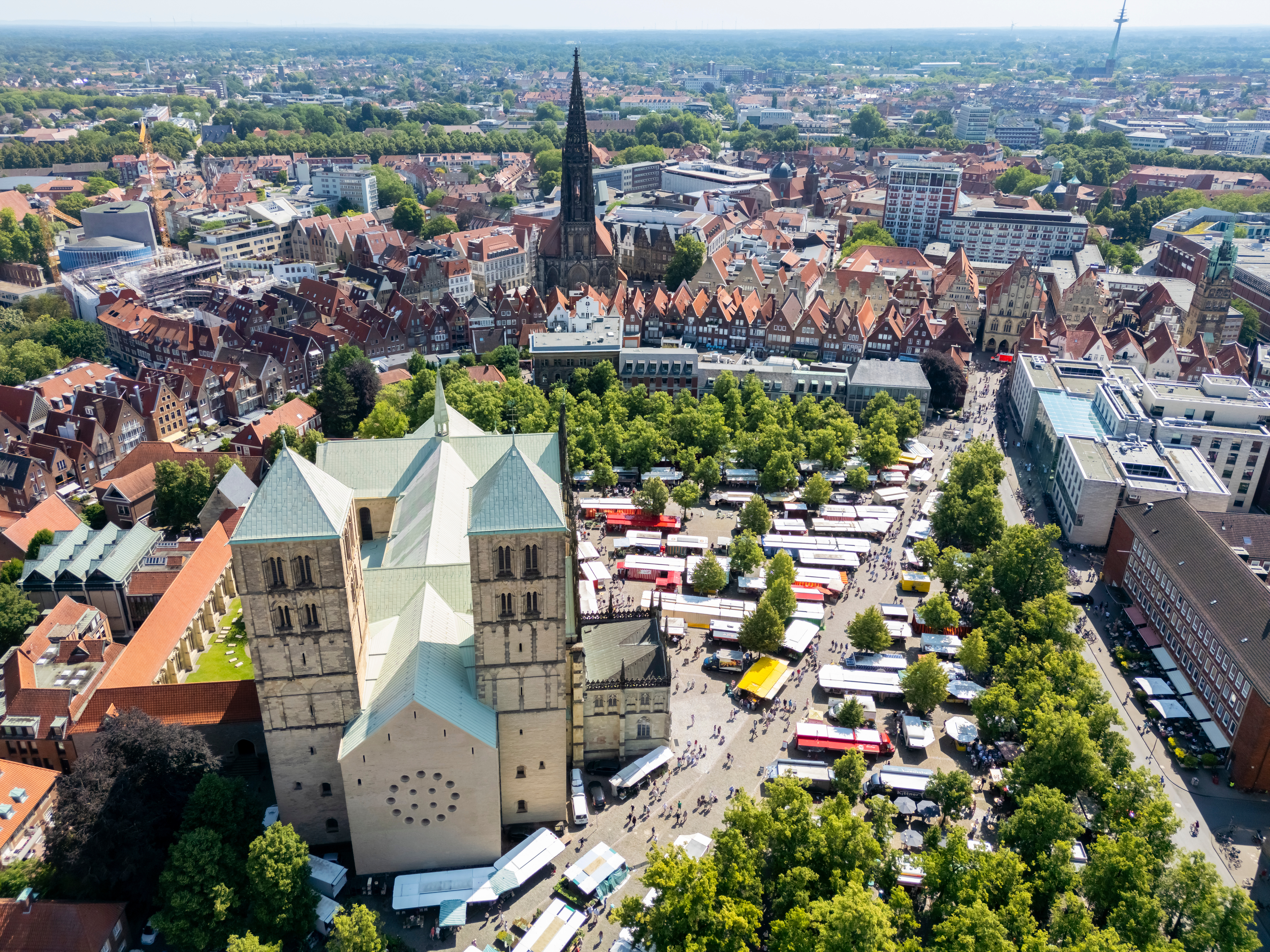 Der Wochenmarkt aus der Luft