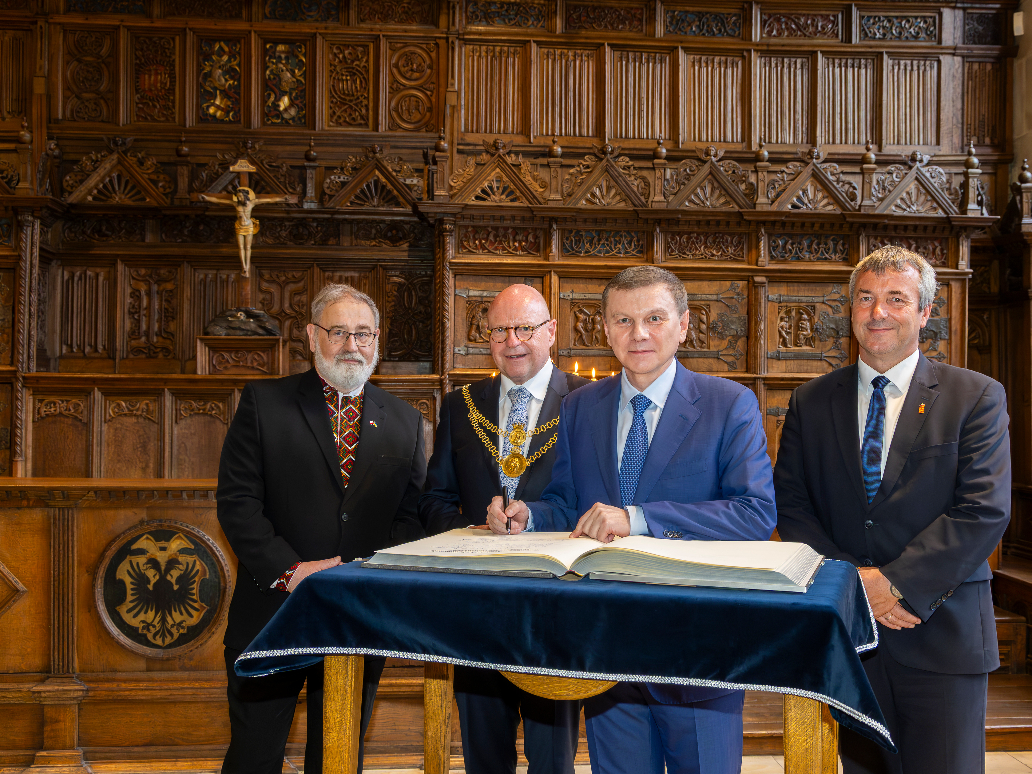 OB Lewe mit Gästen im Friedensaal