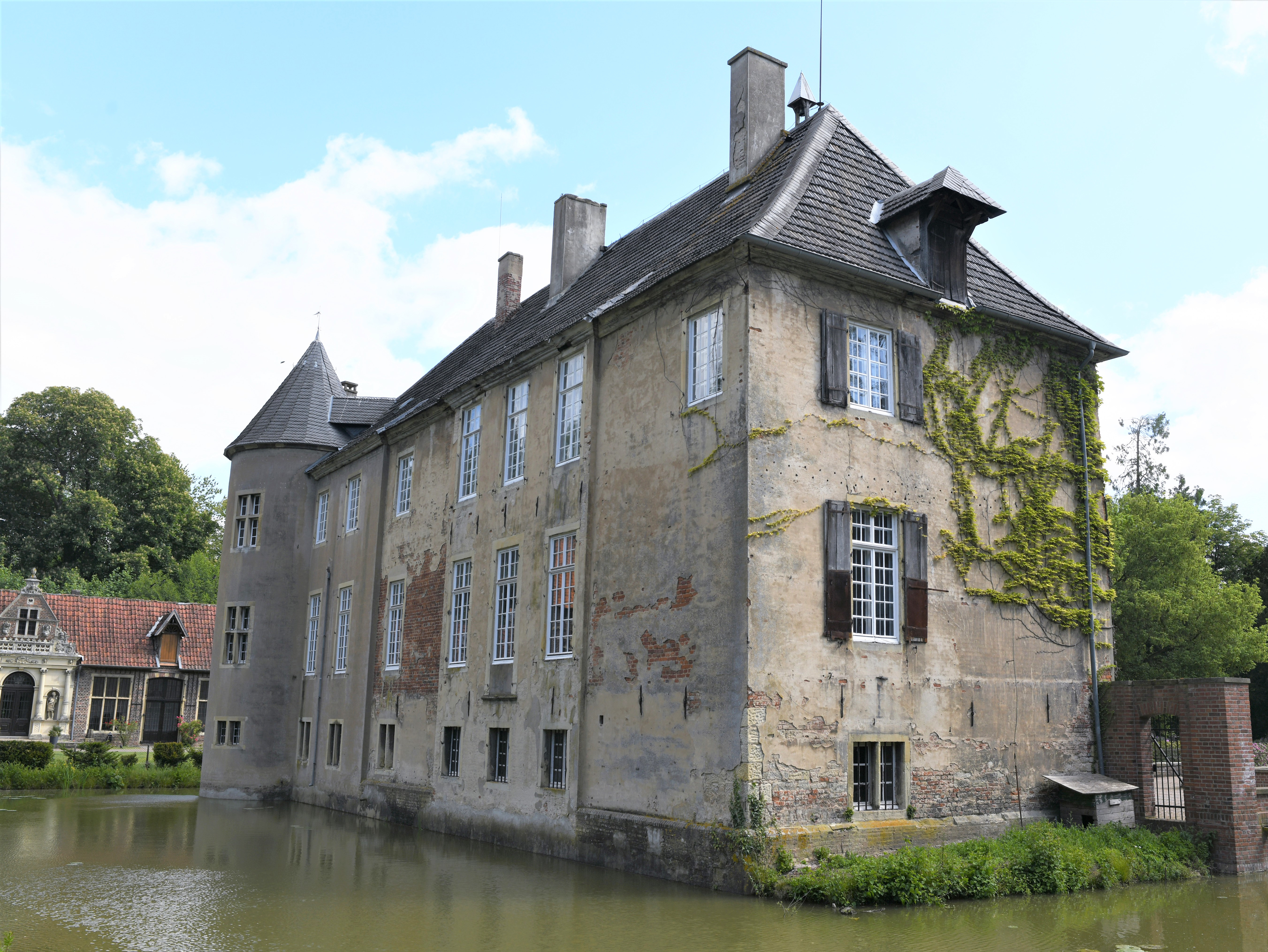 Haus Ruhr mit Gräfte