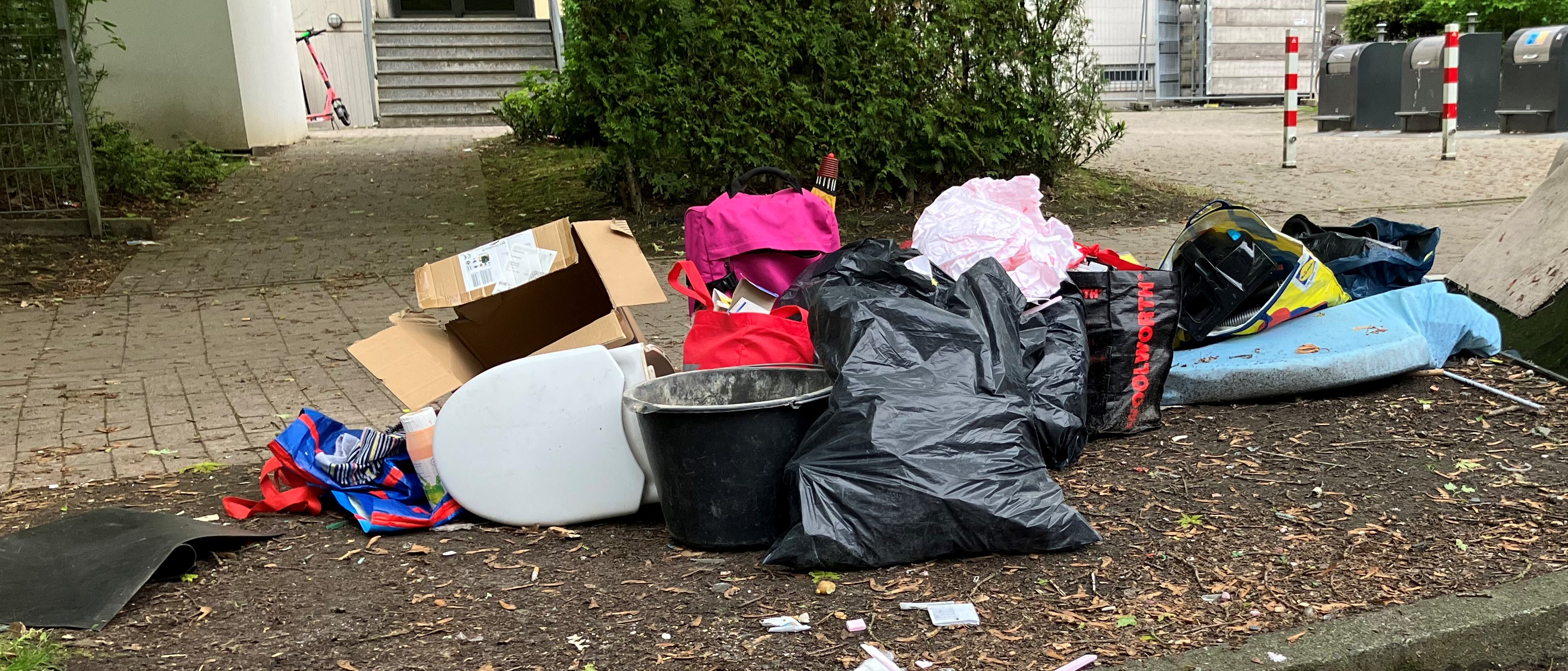 Abfall am Straßenrand