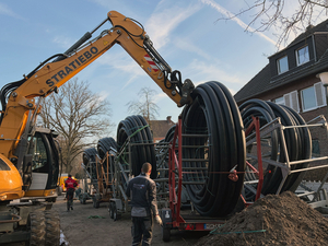 Kabeltrommeln für die Stadtnetze-Arbeiten an der Waldeyerstraße