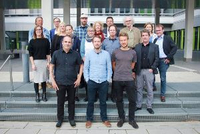 Gruppenfoto auf einer Treppe