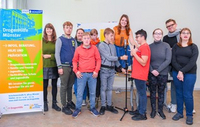 Schülerinnen und Schüler der Regenbogenschule beim Musikworkshop