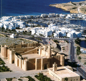Stadt Monastir, Blick auf Ribat und Marina von oben