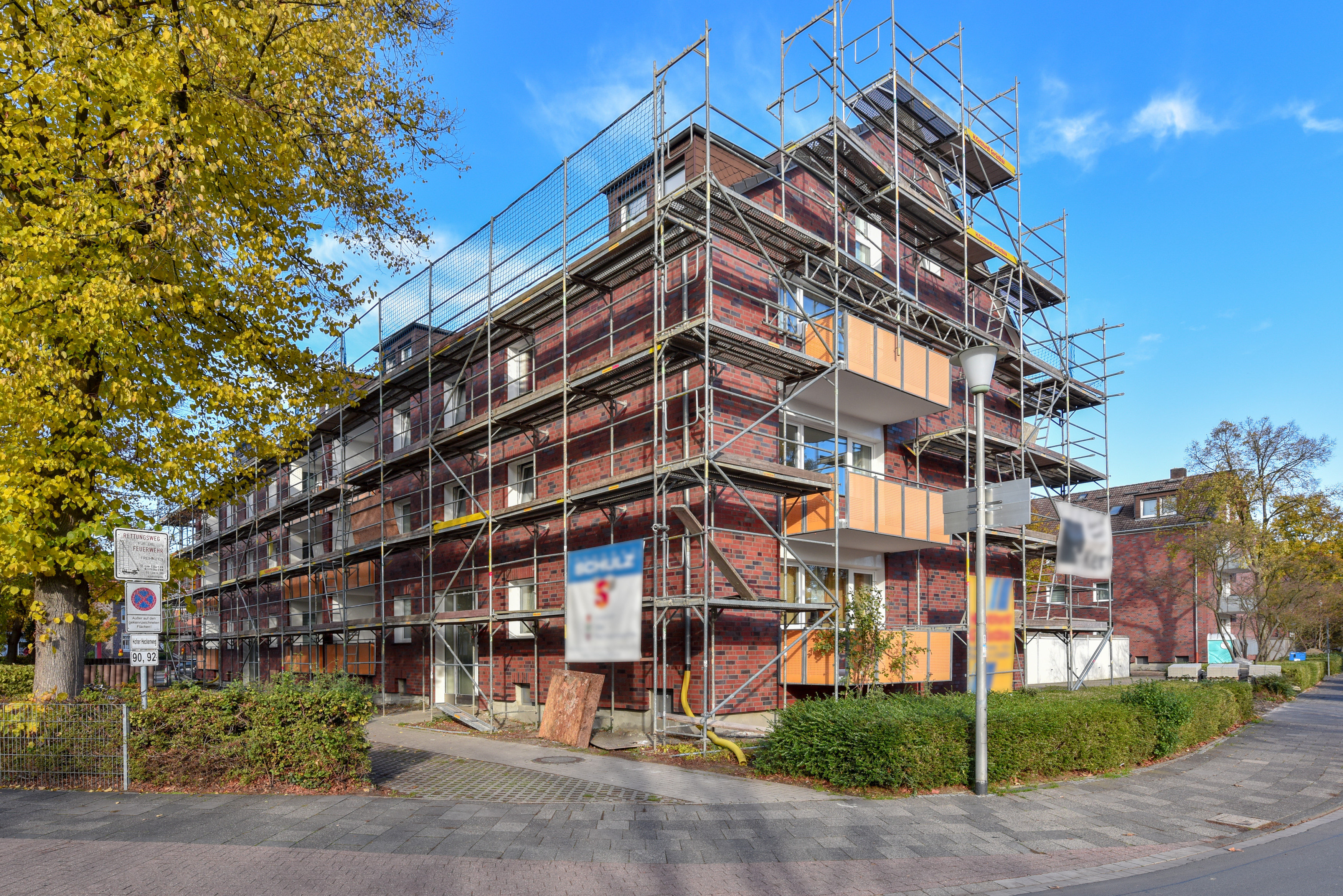 Energetische Gebäudesanierung an einem Gebäude