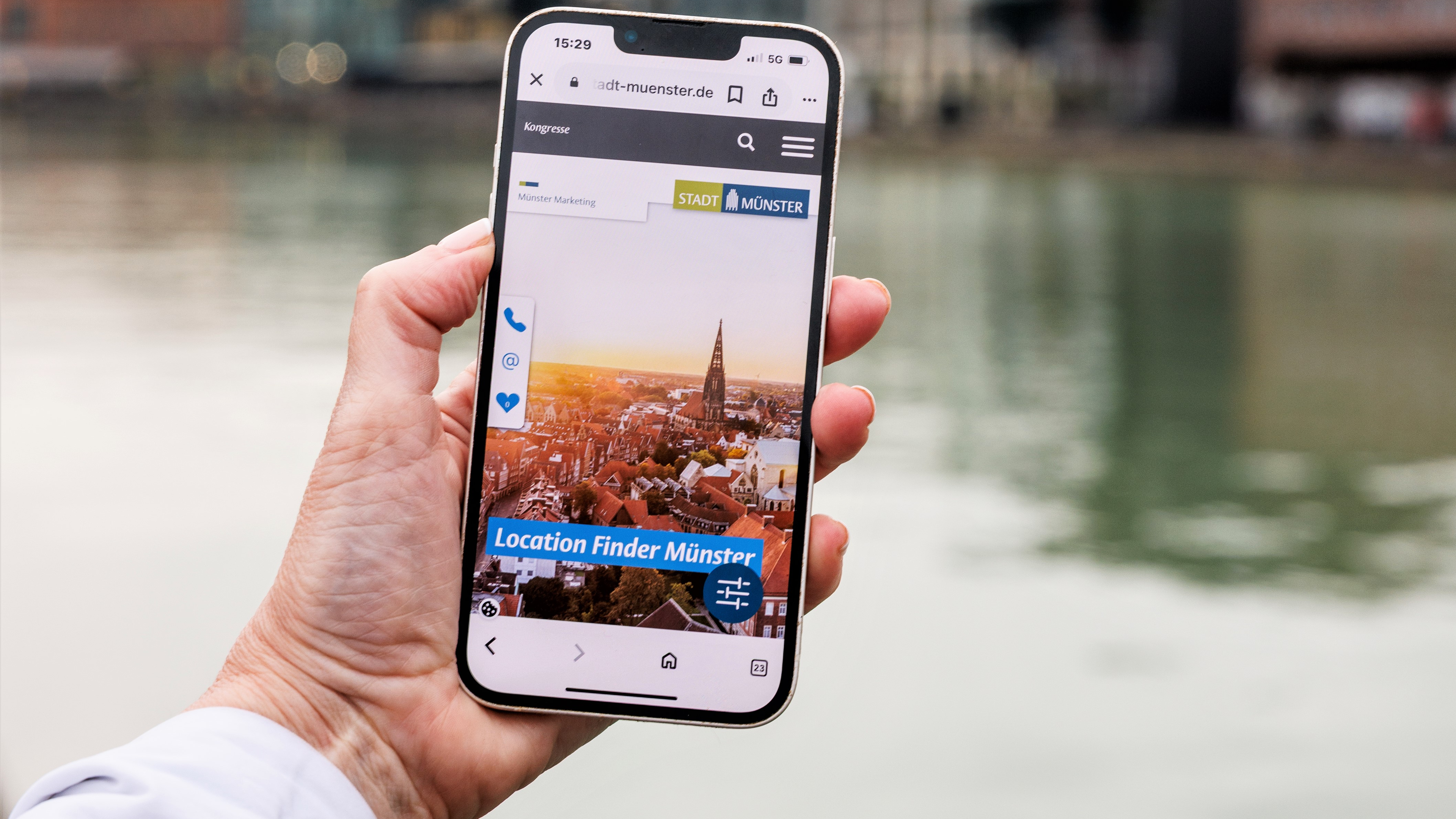 Handydisplay zeigt den neuen Location Finder
