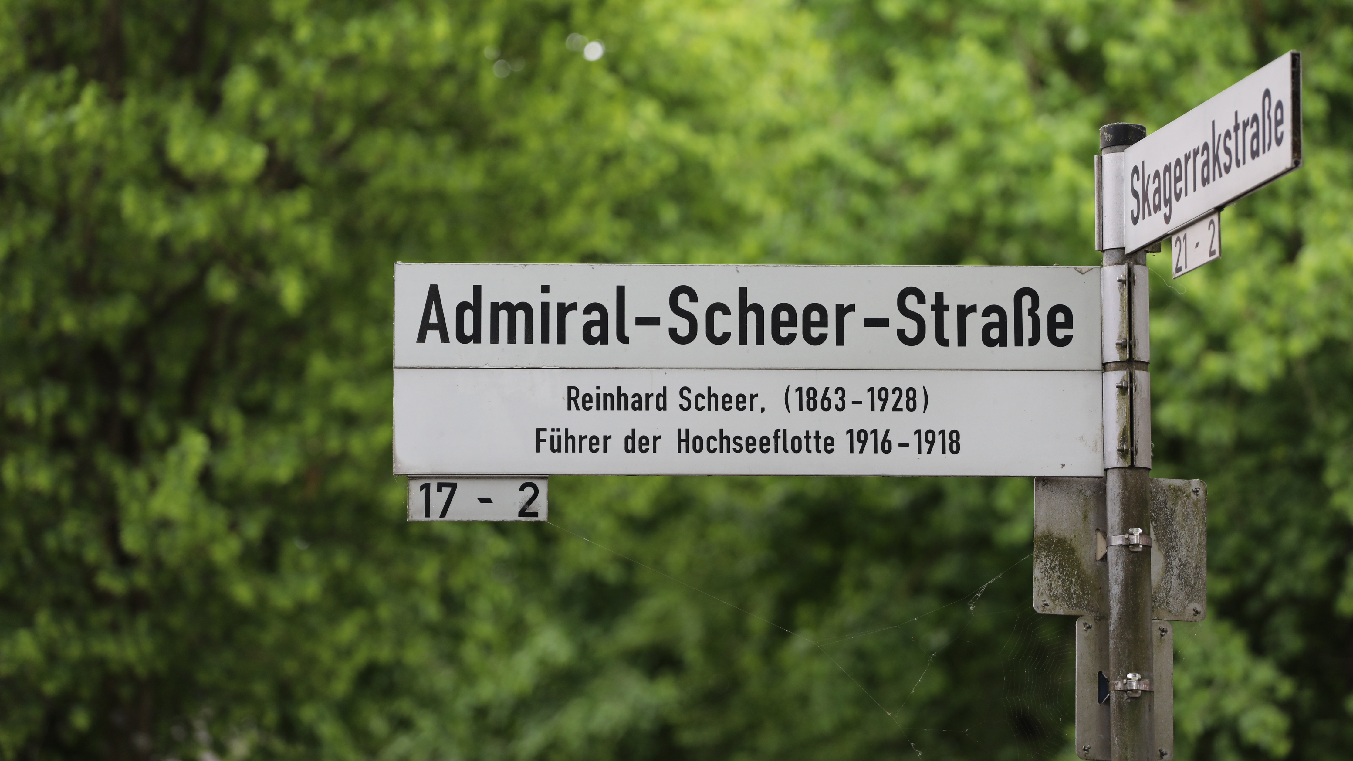 Straßenschild der Admiral-Scheer-Straße in Münster