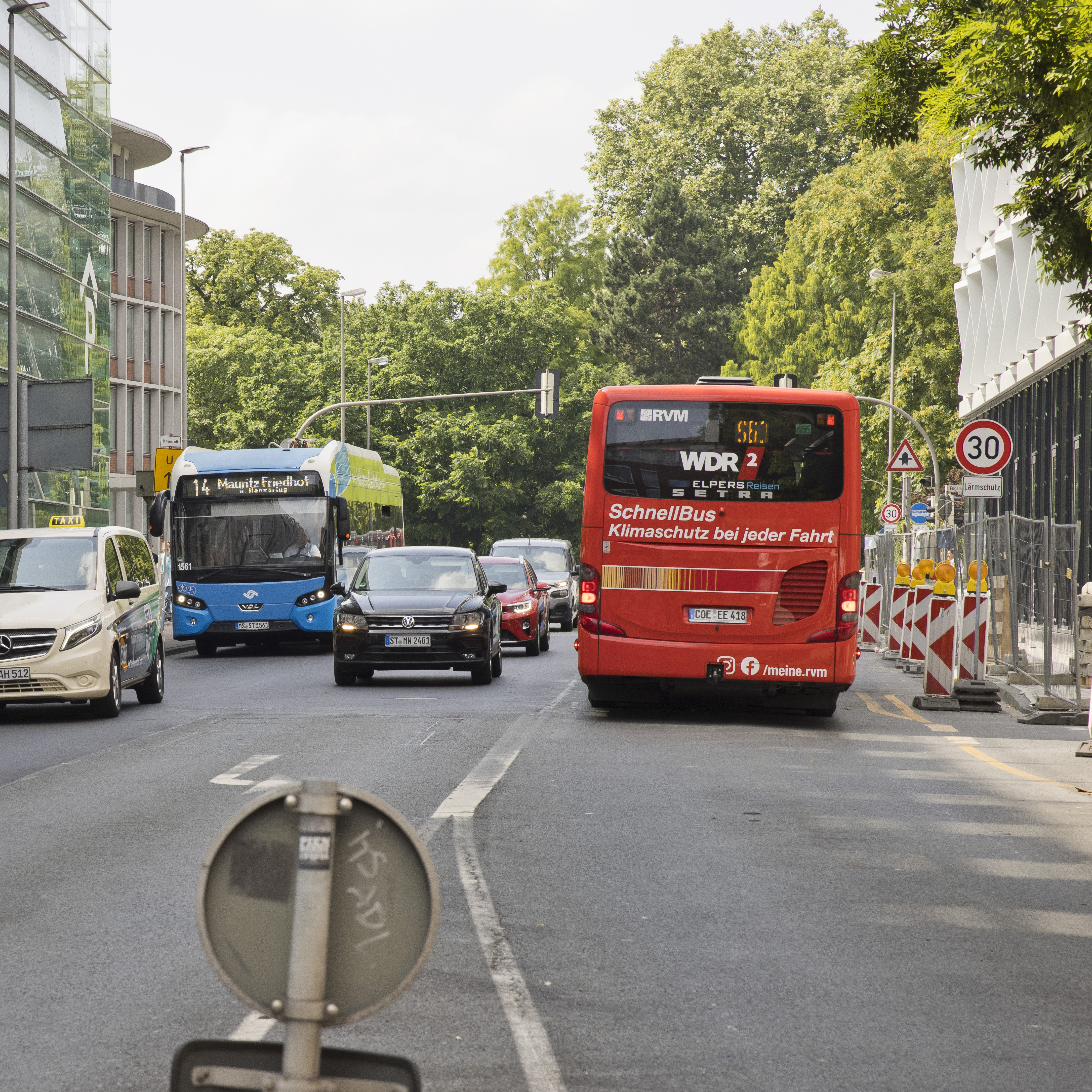 Zwischen Ludgeriplatz und Landeshaus wird eine Busspur eingerichtet.