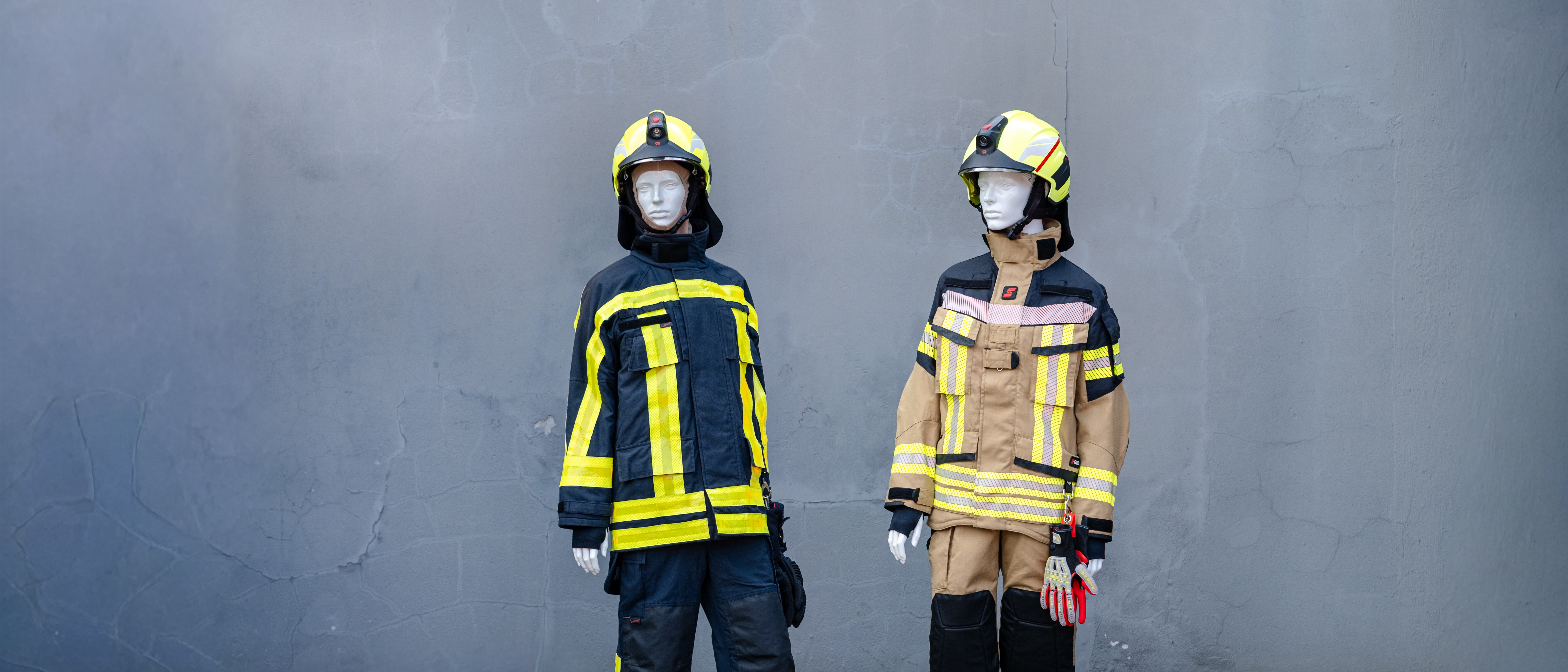 Neue Schutzkleidung für Münsters Feuerwehrleute: Helle Jacken und Hosen ergänzen dunkelblaue Ausstattung