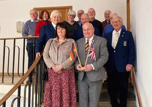 Gruppenfoto auf der Treppe