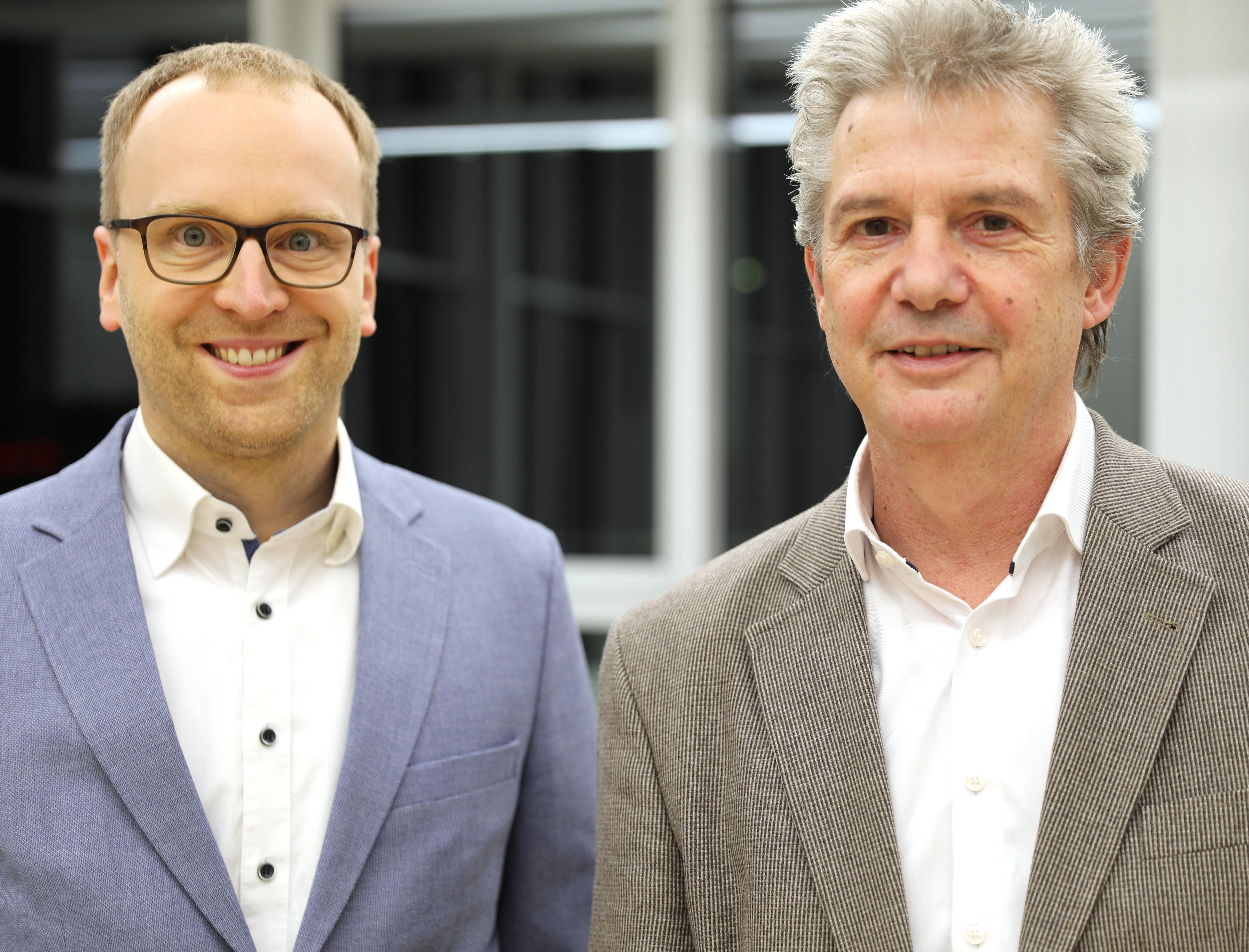 Dr. Daniel Baumkötter (l.) bildet als neuer technischer Betriebsleiter gemeinsam mit dem kaufmännischen Betriebsleiter Christian Wedding die Doppelspitze der awm. 