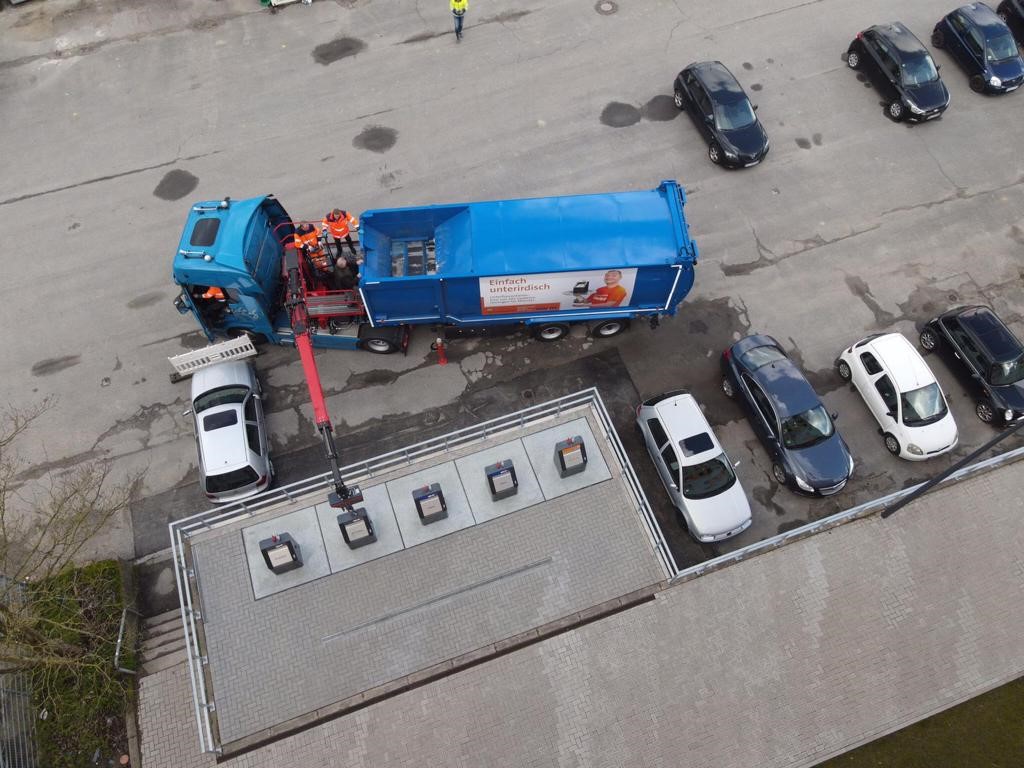 Unterflurcontainerfahrzeug von oben