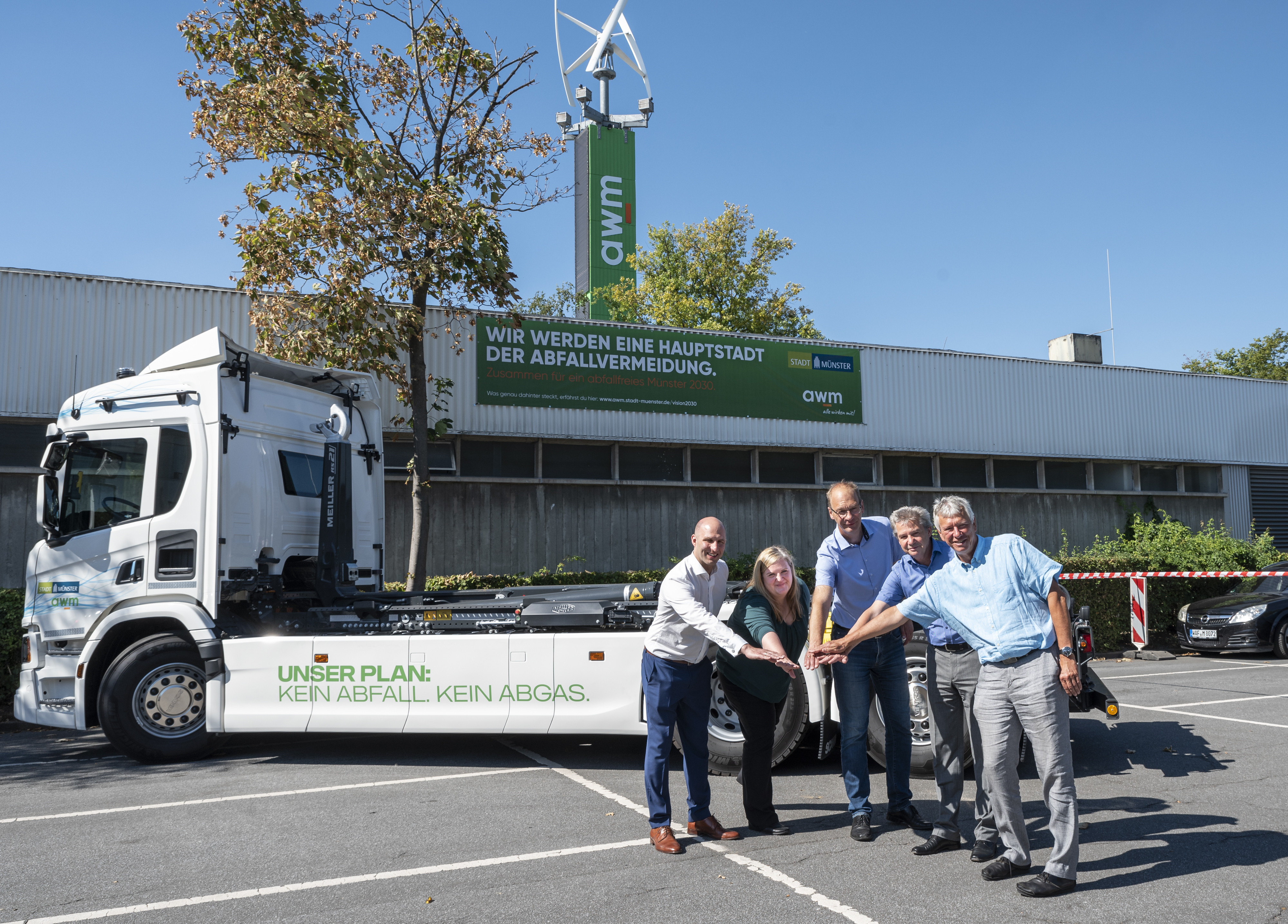 Personengruppe auf dem awm Gelände