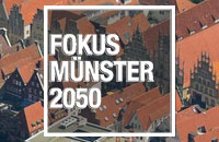 Fokus Münster 2050 Illustration: Schrägluftbild des Prinzipalmarkts, davor der Schriftzug "Fokus Münster 2050"