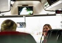 Unterwegs im Bus: Lotte Ruf, Produktionsleiterin der Webserie "Haus Kummerveldt" präsentiert Set-Fotos