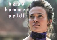 Porträtfoto der elegant gekleideten Milena Straube in der Rolle der Luise von Kummerveldt